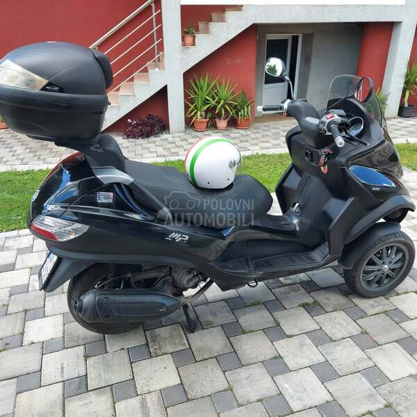 Piaggio MP3