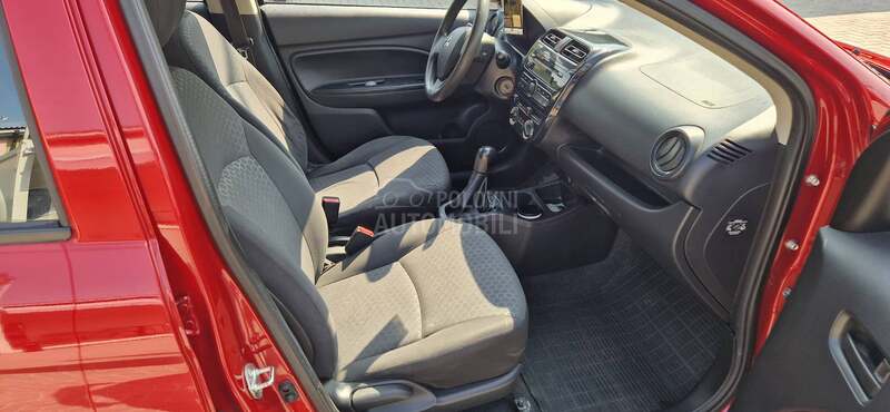 Mitsubishi Space Runner 