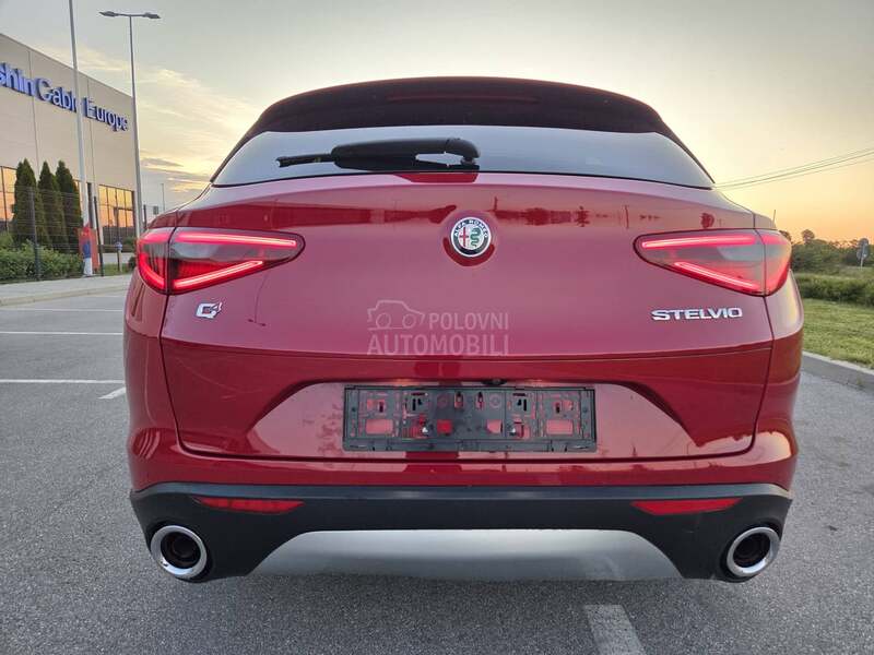 Alfa Romeo Stelvio Q4