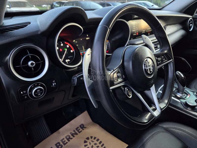 Alfa Romeo Stelvio Q4