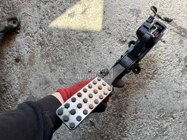 papucica gasa za Mercedes Benz A 140, A 150, A 160 ...