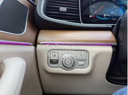 Mercedes Benz GLE 300 d 4Matic AMG slika 38
