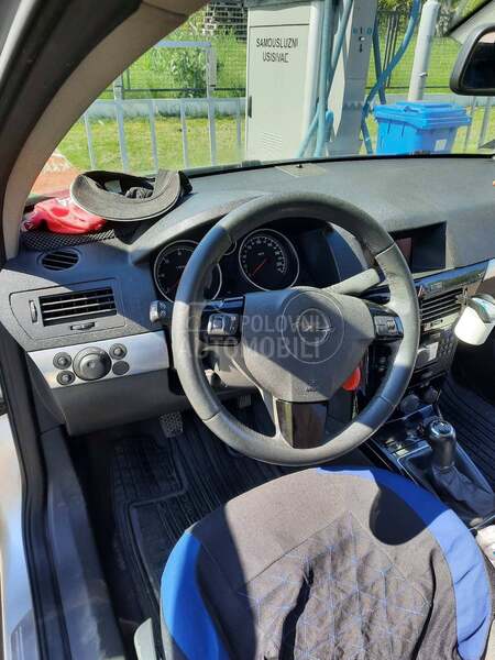 Opel Astra H 