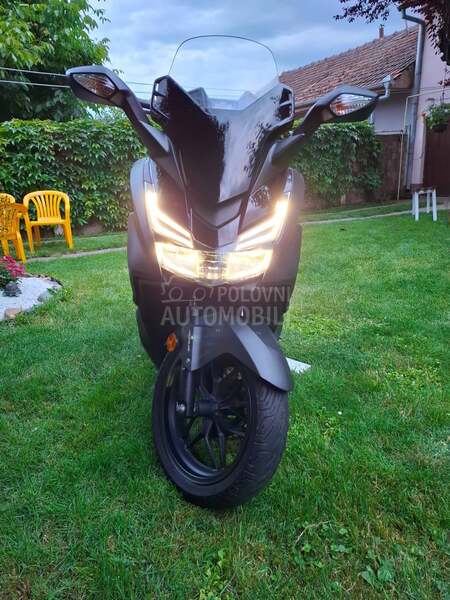 Honda Forza 125