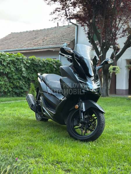 Honda Forza 125