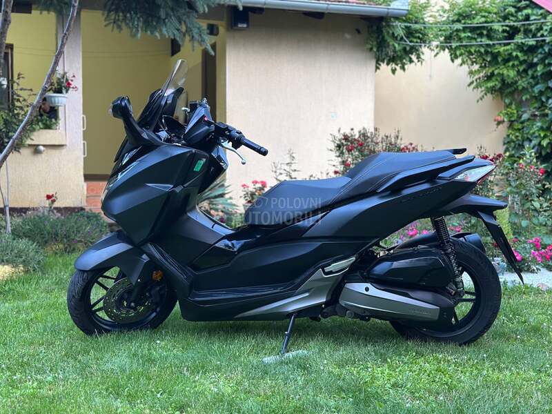 Honda Forza 125