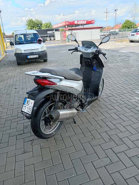 Aprilia sportcity 200