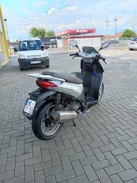 Aprilia sportcity 200