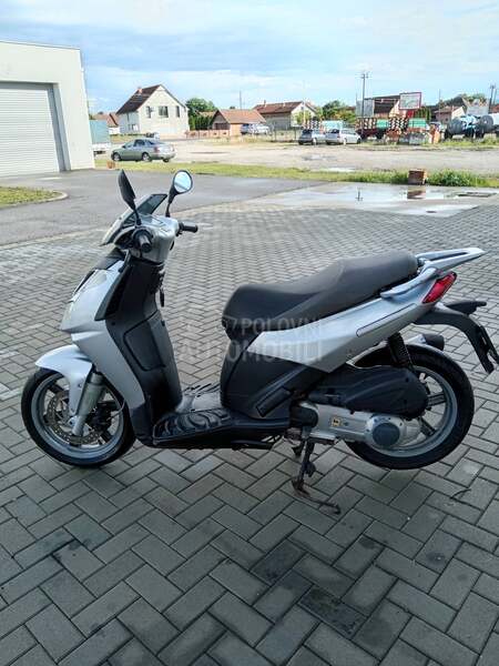 Aprilia sportcity 200