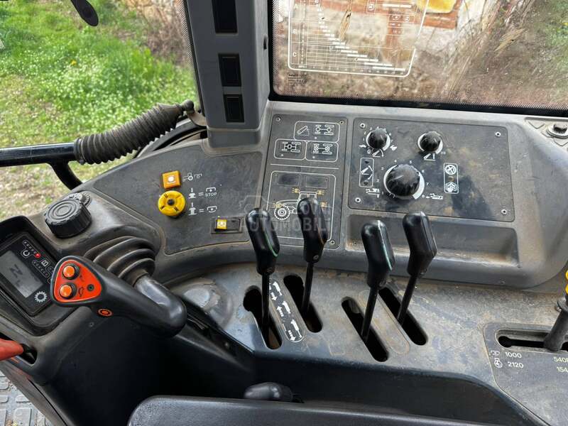 New Holland M100 Cisterna 8T