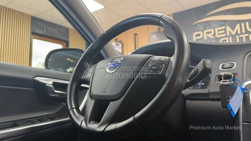 Volvo V60 //2.0 D2/FUL/NOV