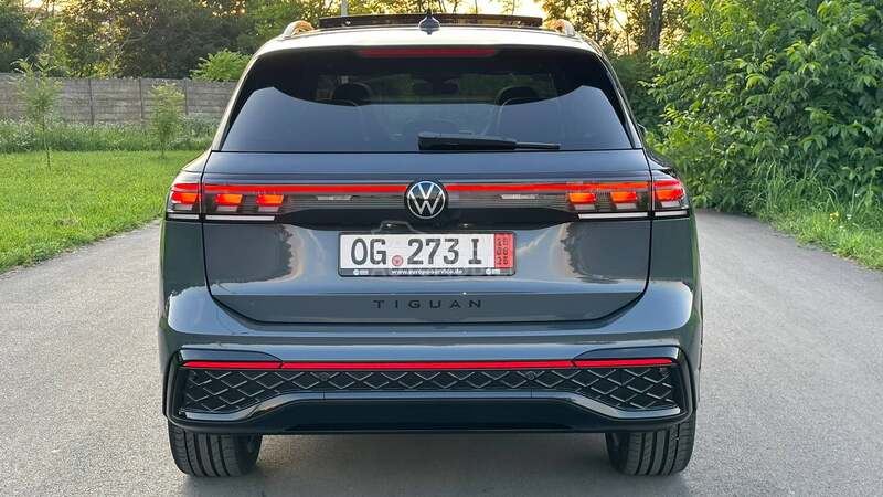 Volkswagen Tiguan R line IQ H.Kar Pan