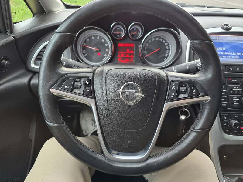Opel Astra J 1.4 turbo