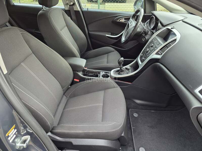Opel Astra J 1.4 turbo