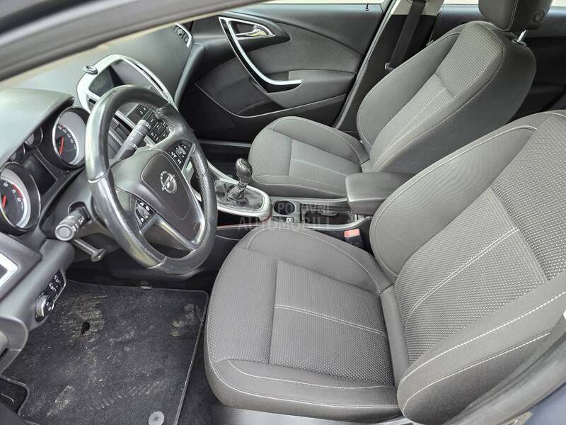 Opel Astra J 1.4 turbo