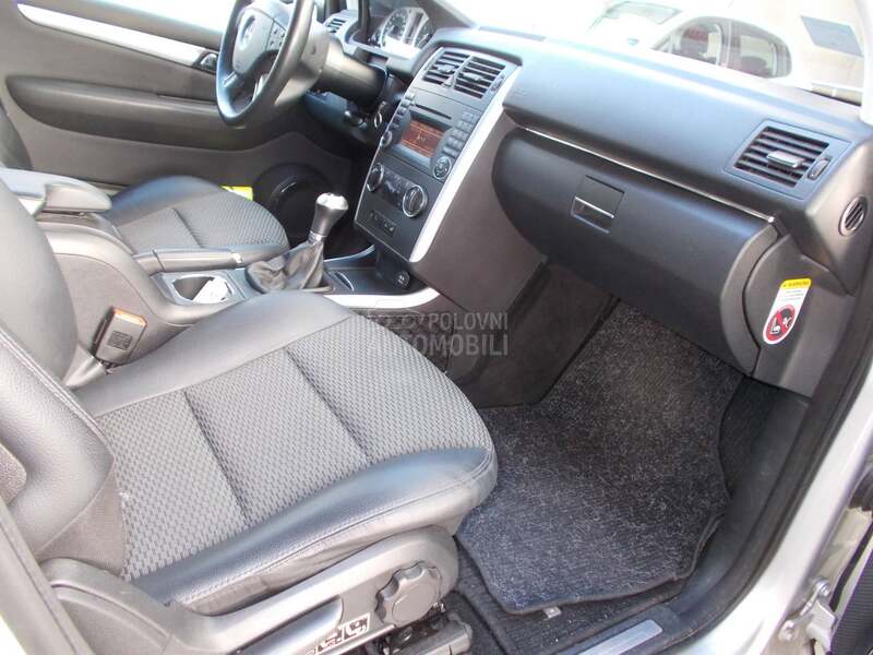 Mercedes Benz B 180 