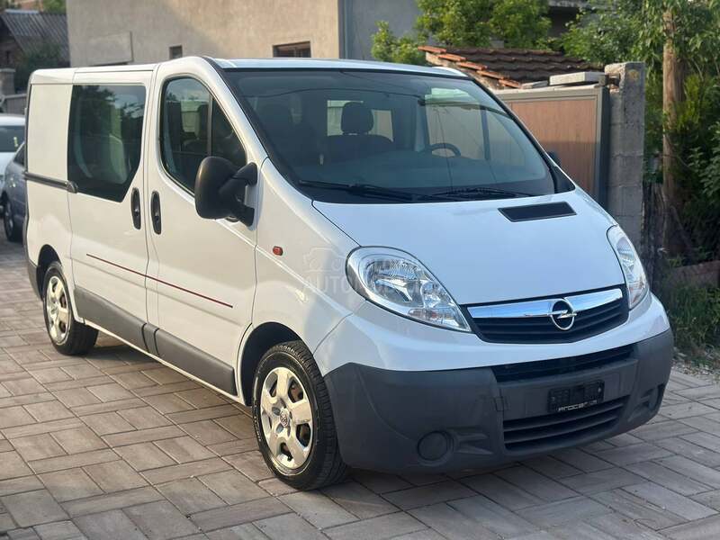 Opel Vivaro 2.5 cdti 6 S E D I Š T A