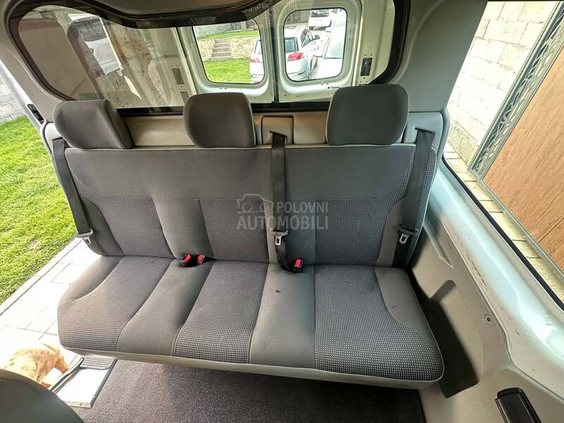 Opel Vivaro 2.5 cdti 6 S E D I Š T A