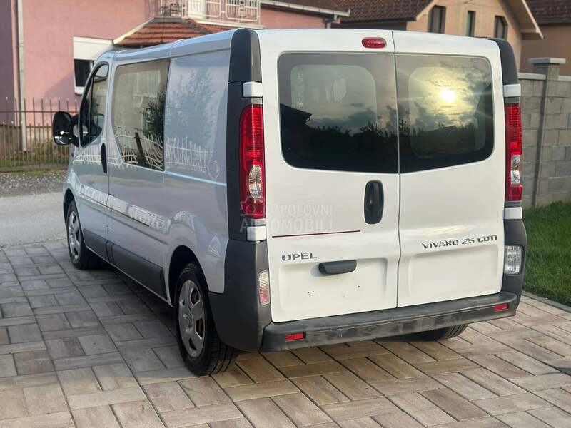Opel Vivaro 2.5 cdti 6 S E D I Š T A