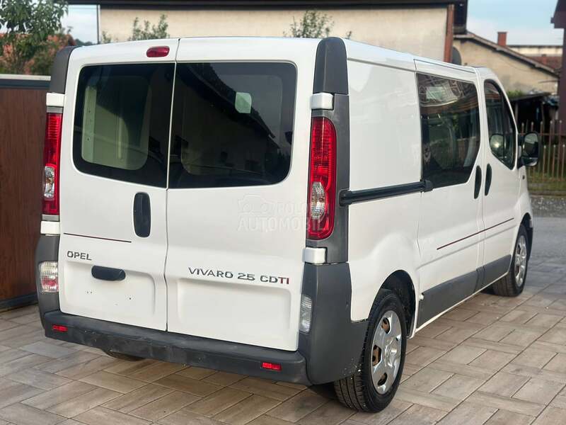 Opel Vivaro 2.5 cdti 6 S E D I Š T A