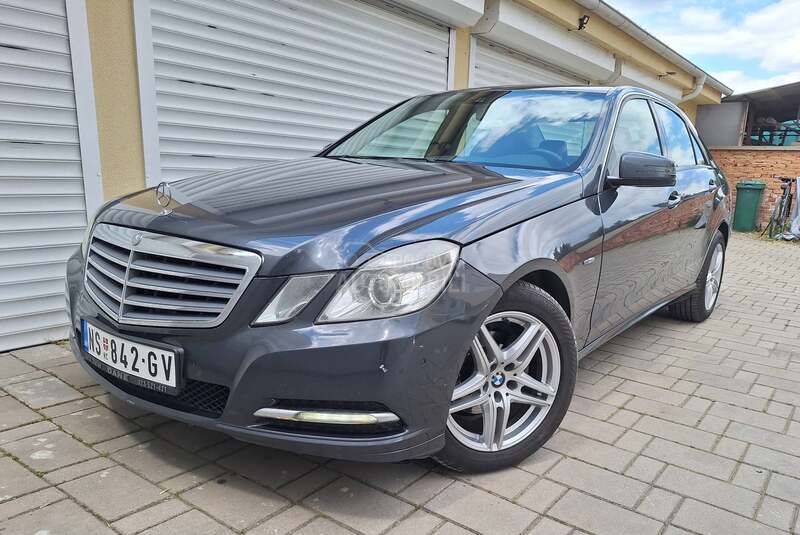 Mercedes Benz E 220 T.o.p Ocuvan