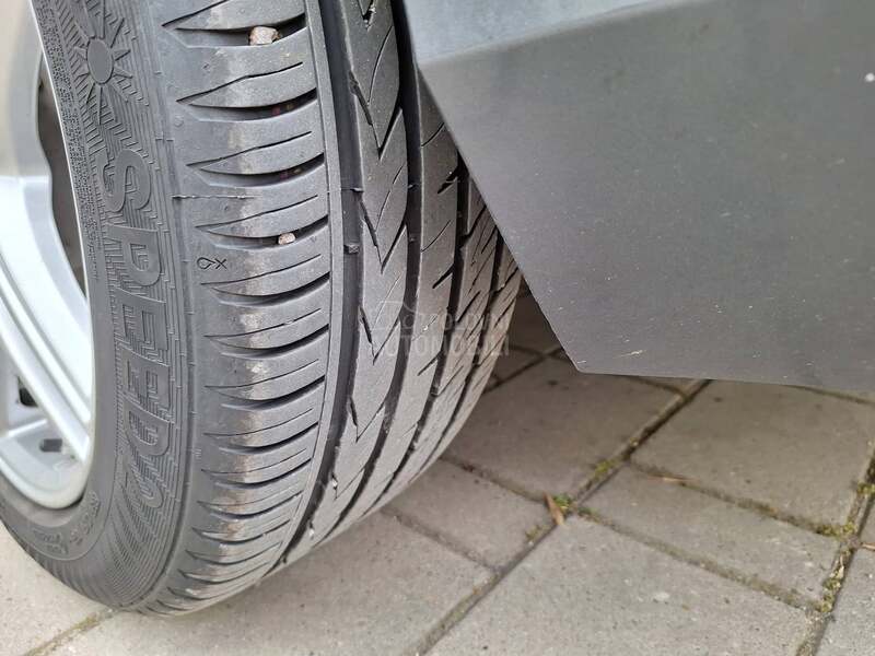 Mercedes Benz E 220 T.o.p Ocuvan