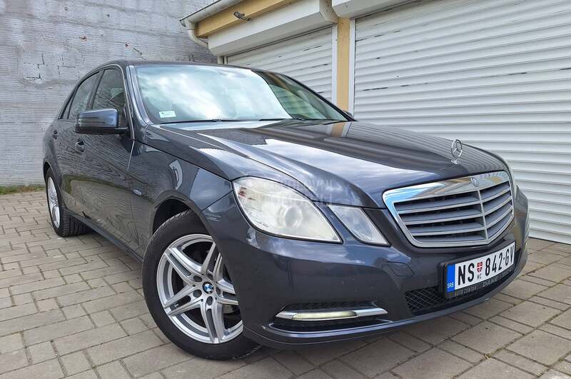Mercedes Benz E 220 T.o.p Ocuvan
