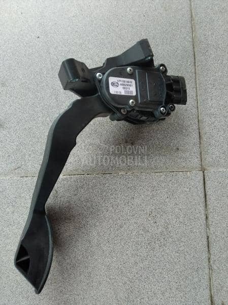 pedala gasa