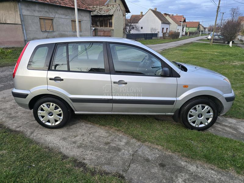 Ford Fusion 1.4b