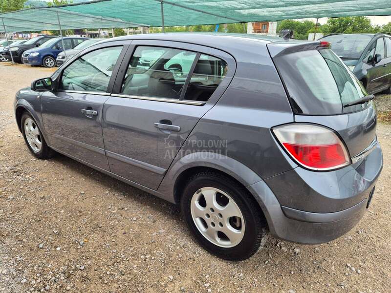Opel Astra H 1.7cdti/COSMO/NOVA