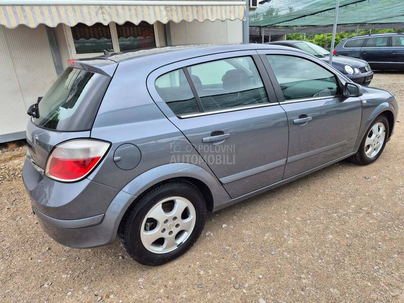 Opel Astra H 1.7cdti/COSMO/NOVA