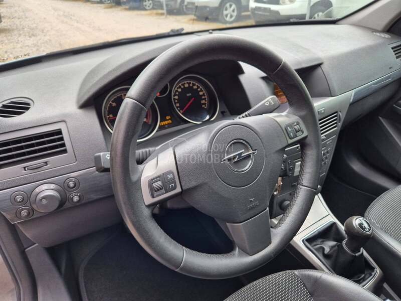 Opel Astra H 1.7cdti/COSMO/NOVA