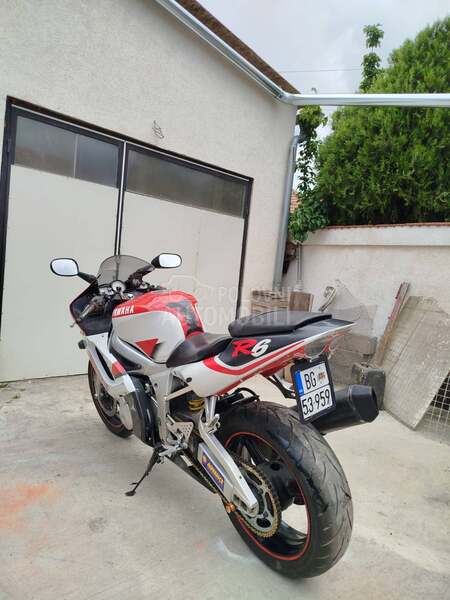 Yamaha R6