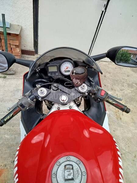 Yamaha R6