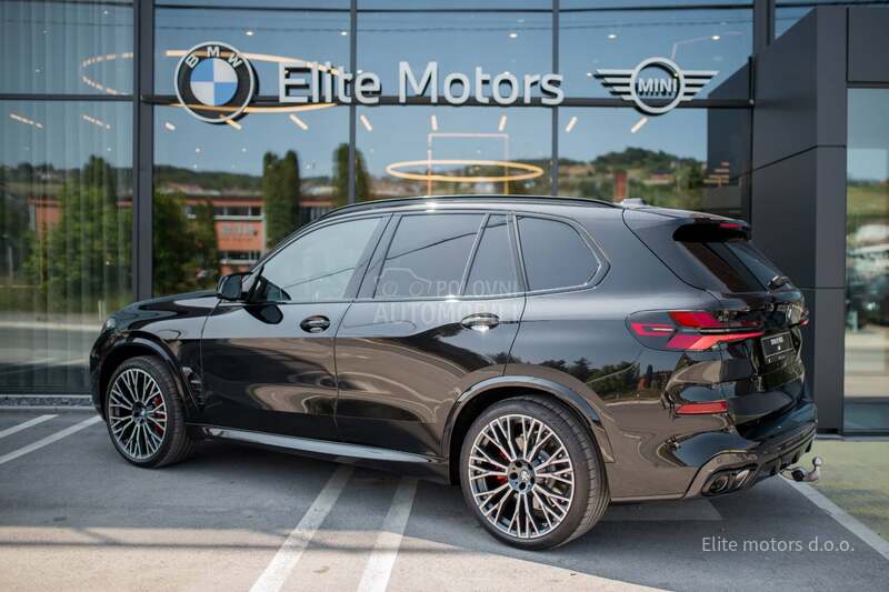 BMW X5 M60i
