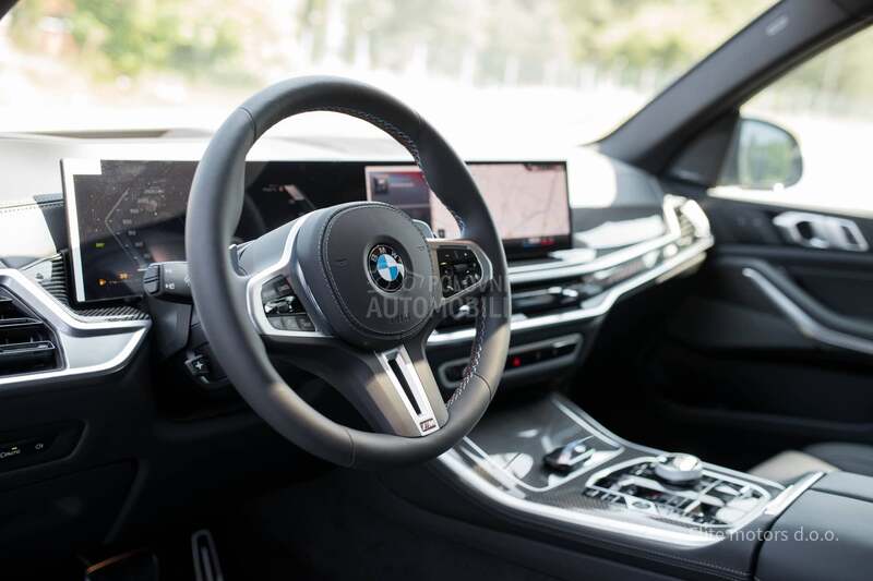 BMW X5 M60i