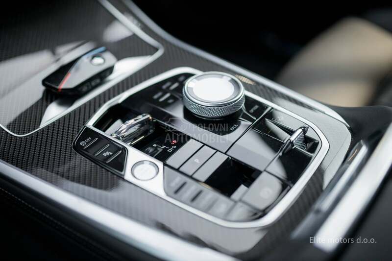 BMW X5 M60i