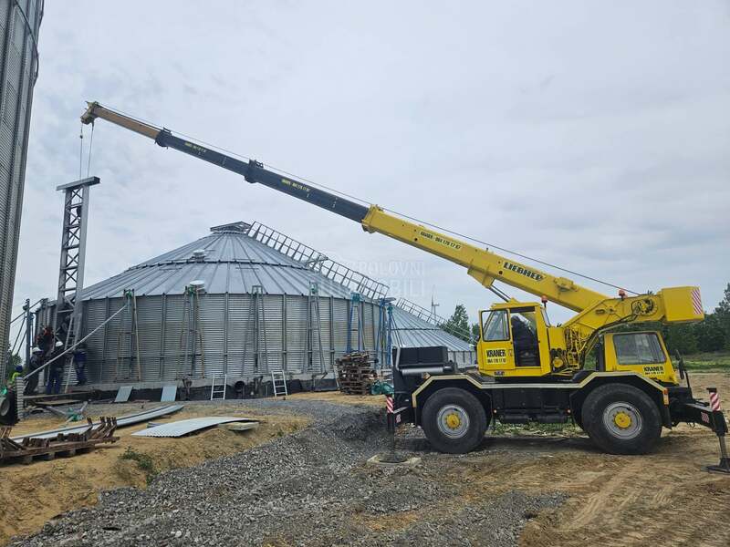 Liebherr LTM 1022