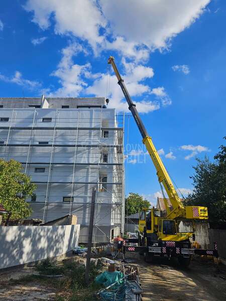 Liebherr LTM 1022