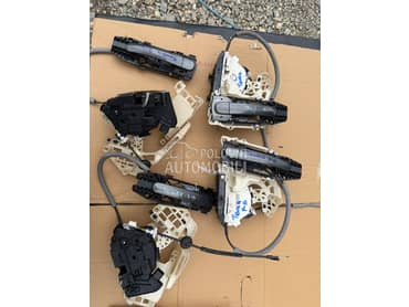 Brava kvaka za Volkswagen Tiguan od 2008. do 2014. god.