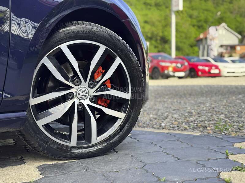 Volkswagen Golf 7 1.6TDI HIGHLINE