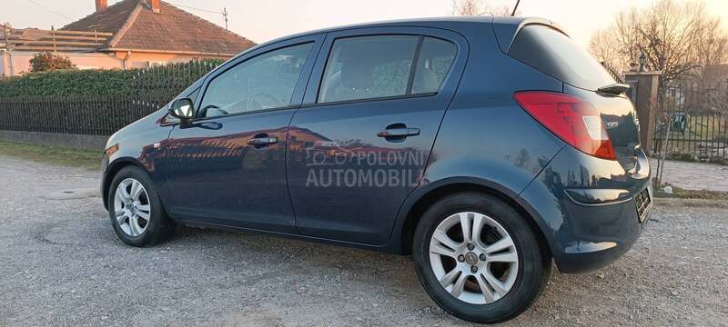 Opel Corsa D 1.3 NAV