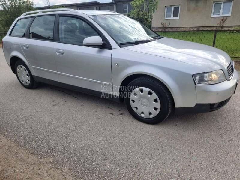 Delovi za Audi A4 2003. god.