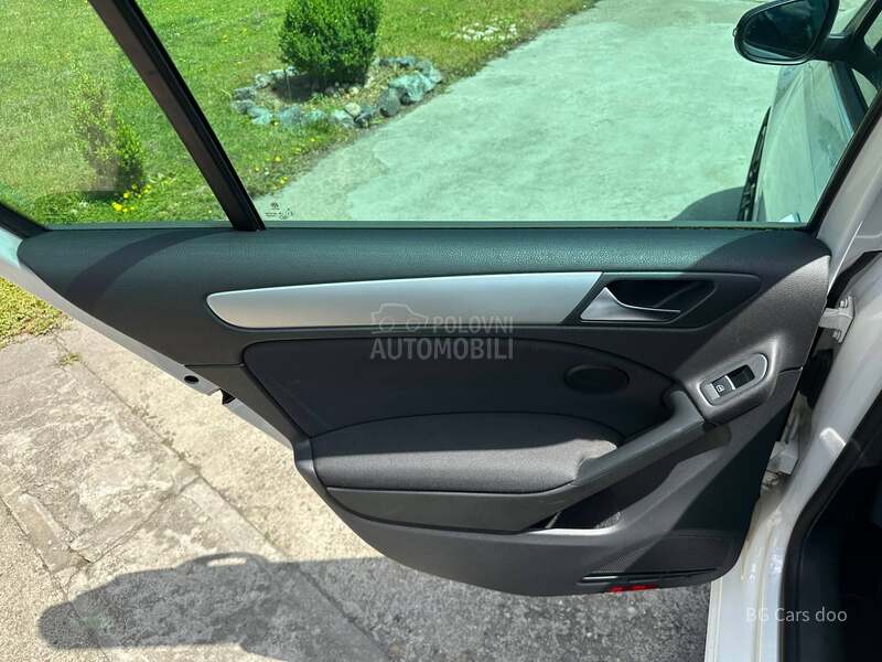 Volkswagen Golf 6 1.6TDI DSG7 HIGHLINE