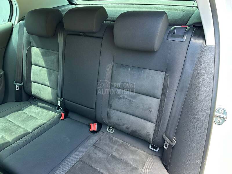 Volkswagen Golf 6 1.6TDI DSG7 HIGHLINE