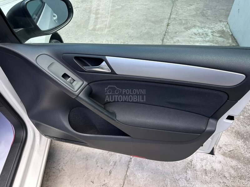 Volkswagen Golf 6 1.6TDI DSG7 HIGHLINE