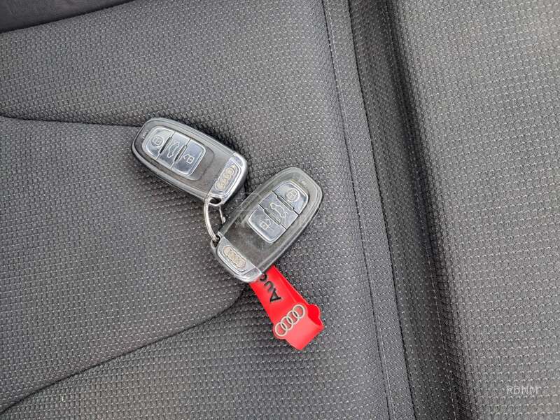 Audi A4 2.0TDI/dioda/3xSline