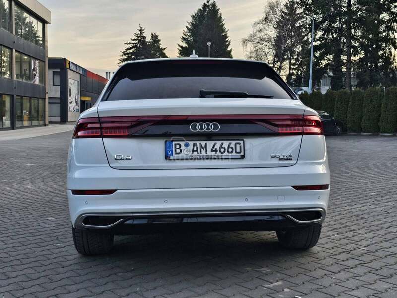 Audi Q8 S line