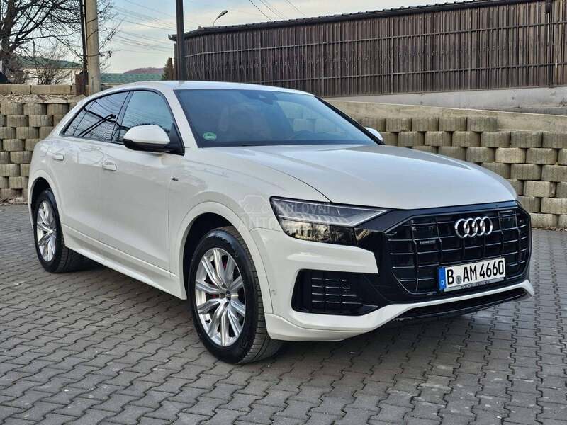 Audi Q8 S line