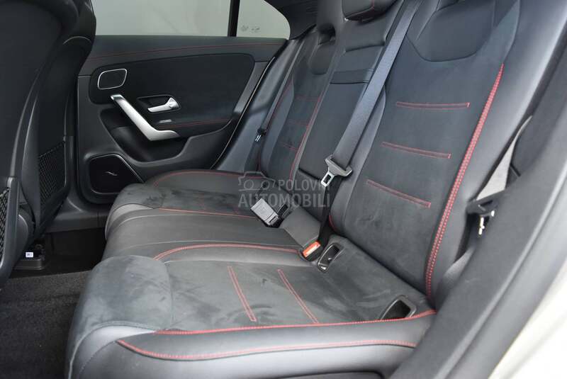 Mercedes Benz CLA 250 2.0 AMG 4Matic AT